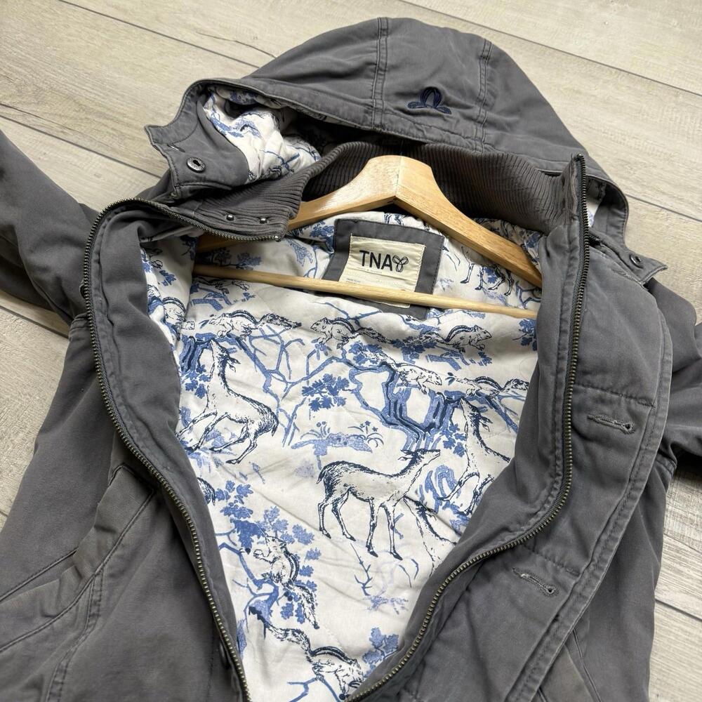 Y2K TNA Aritzia Utility Bomber Jacket Women’s S Gray Hooded Zip Up Floral Lining - Picture 4 of 7